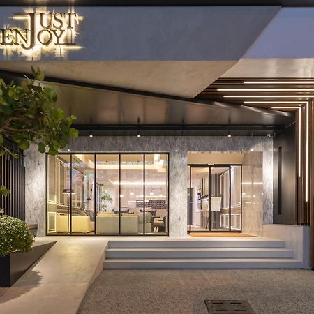 Just Enjoy Business Hotel Tainan Exterior foto