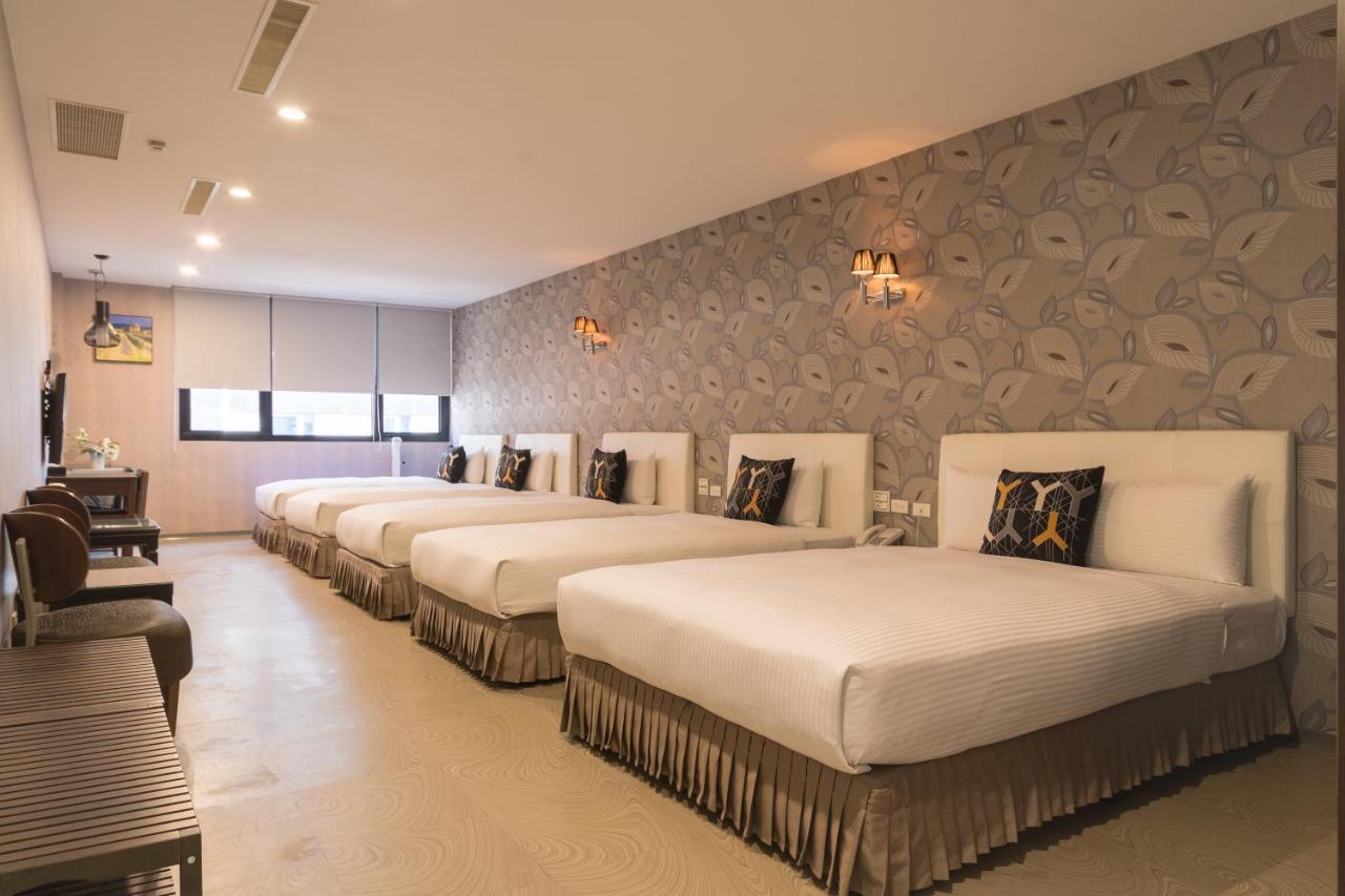 Just Enjoy Business Hotel Tainan Exterior foto