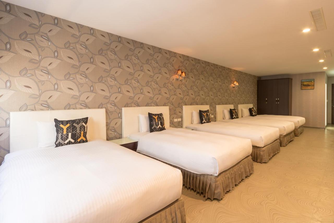 Just Enjoy Business Hotel Tainan Exterior foto