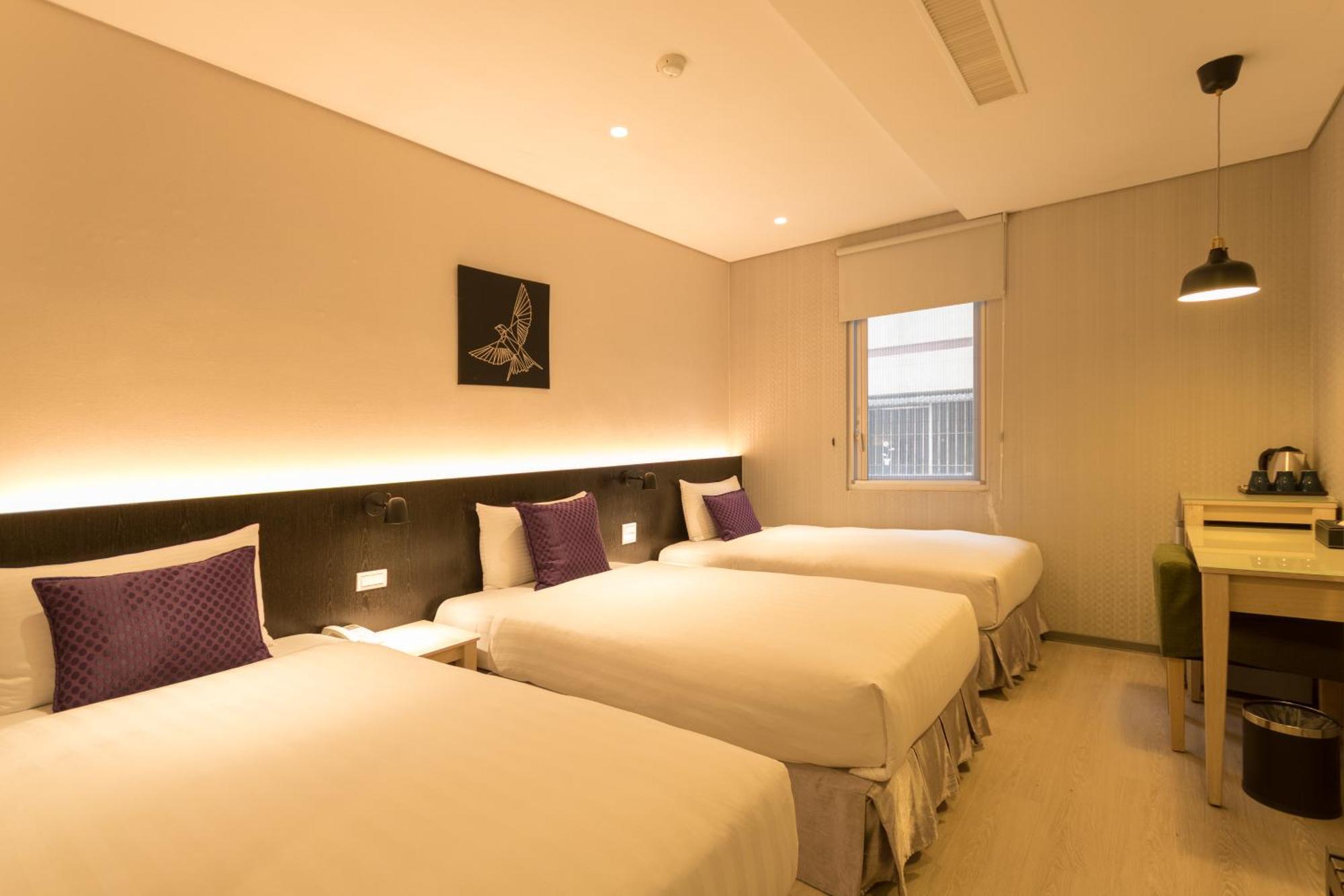 Just Enjoy Business Hotel Tainan Exterior foto