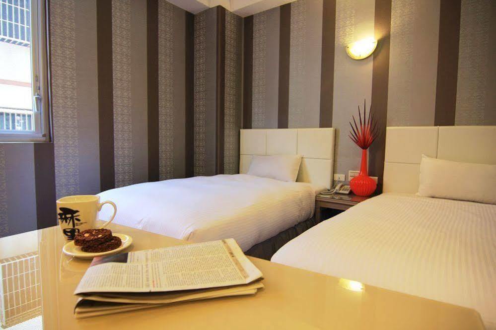 Just Enjoy Business Hotel Tainan Exterior foto